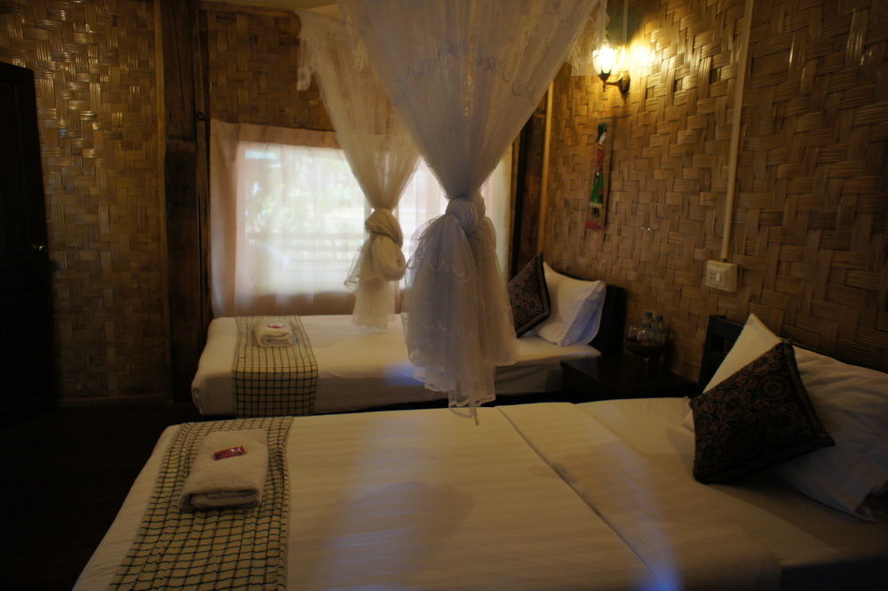 Отель Champa Lao Bungalows Ванг-Виенг Экстерьер фото